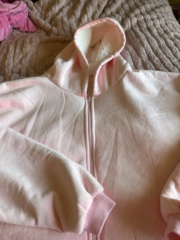 Cozy Pastel Pink Zip-Up Lounge Wear - Image 3