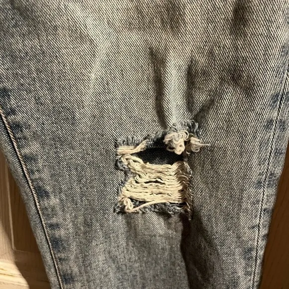 Vervet Rise Waist‎ Distressed Jeans Women’s Size 27 Denim Cropped 100% Cotton - Image 4