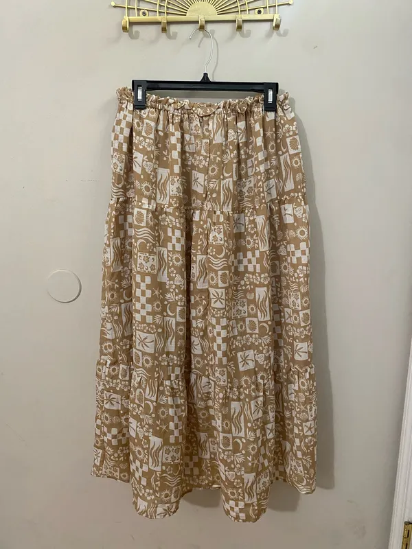 Beyond Words Smocked 2-Piece Tube Top & Tropical Printed Maxi Skirt - Image 3