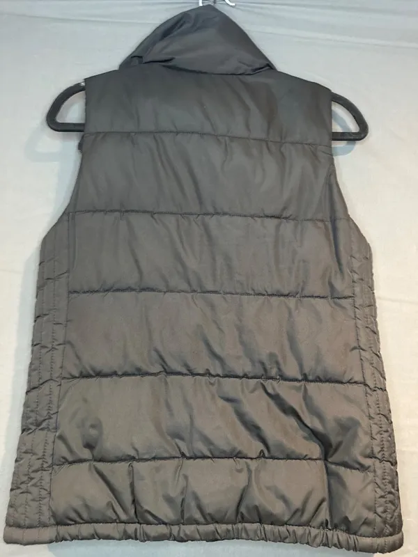 Women S Old Navy Black Puffer Vest Quilted Preppy Layering Fall Gameday Casual - Image 5