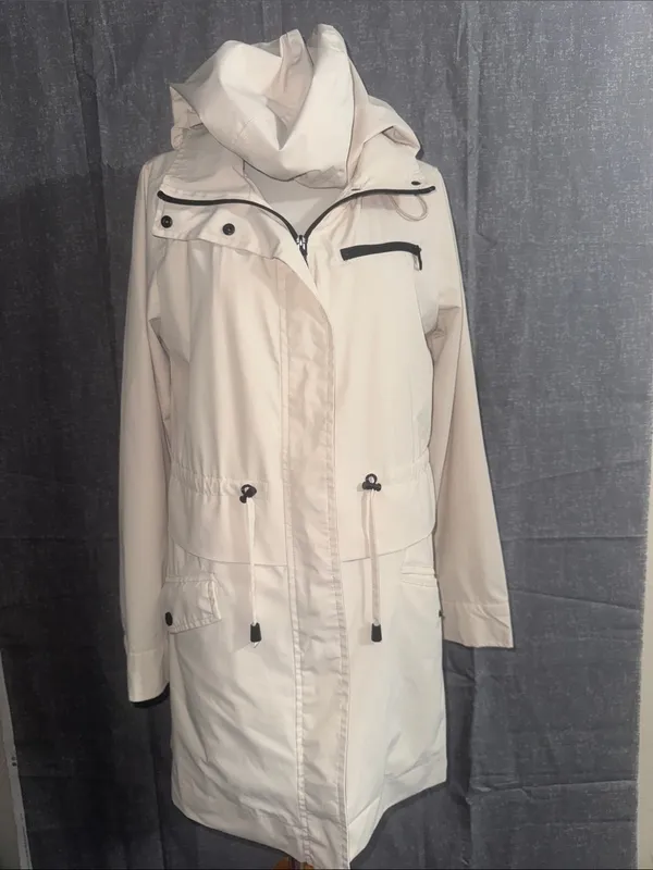 Two by Vince Camuto Cream Trench Coat with Black Trim - Image 8