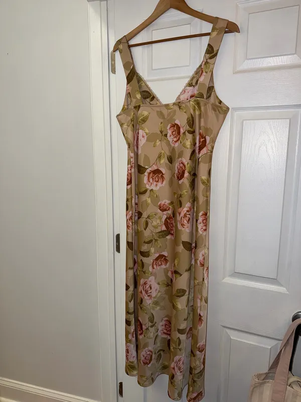 WAYF Dress Floral - Image 4
