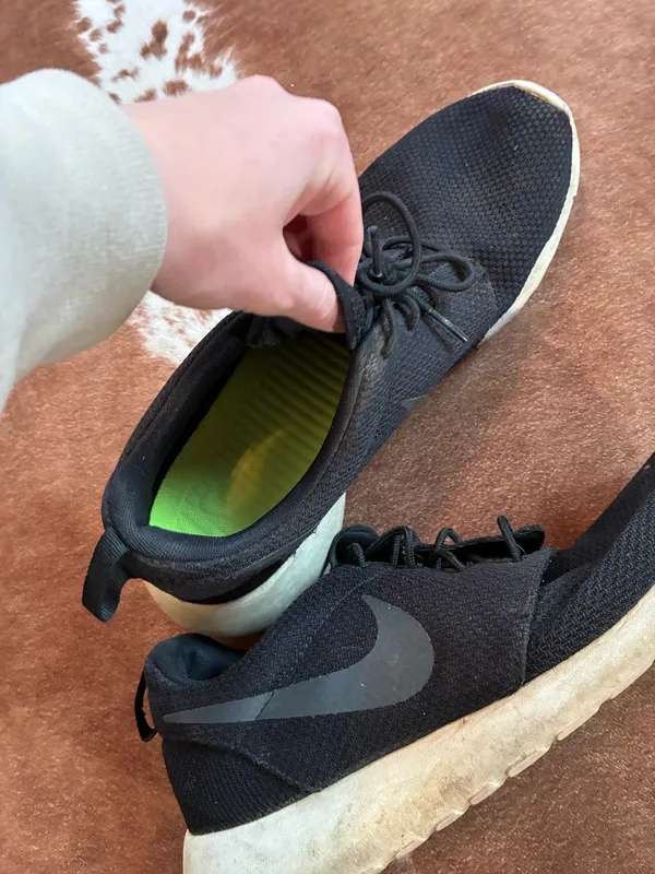 Nike Roshes men's size 11 Come as is no holes just wear! No longer sold - Image 5