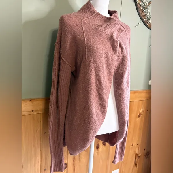Free People Soft Mauve Knit Cardigan Wool and Alpaca Blend. Size M - Image 4