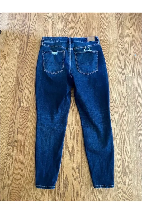 American Eagle Curvy High-Rise Jeans - Image 6