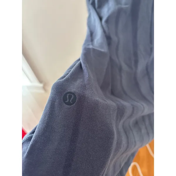 Lululemon Long Sleeve T-Shirt Size‎ 10 - Image 3