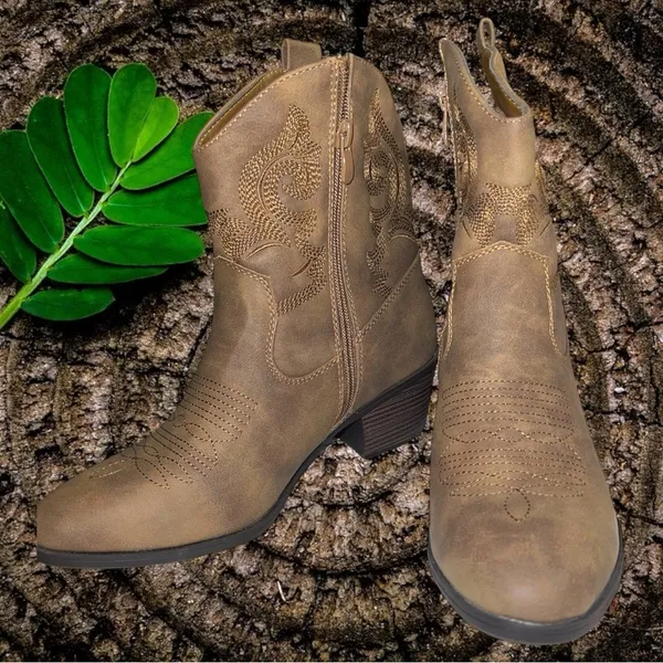 Global Win Women's Tan Western Boots Size 9.5 - Image 8