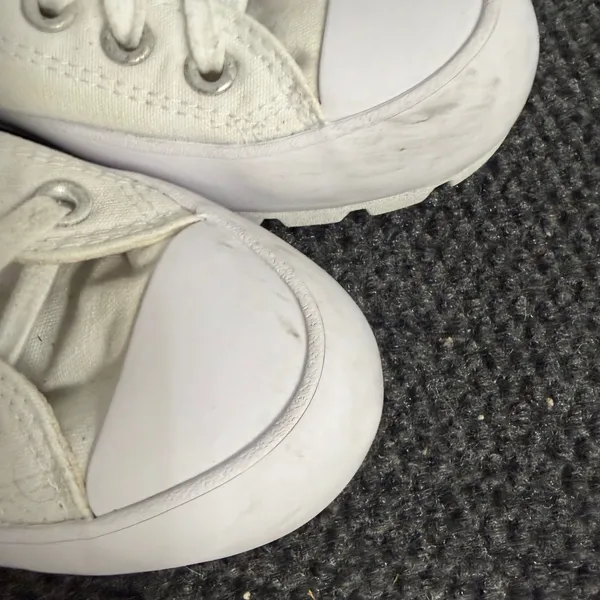 Converse Chuck Taylor All Star Lugged Low Top White Canvas Sneakers 567680C US 7 - Image 4