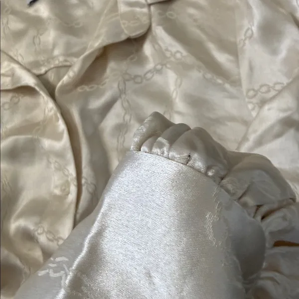 Petite Studio NYC Cream Cropped Blouse Size Small - Image 3