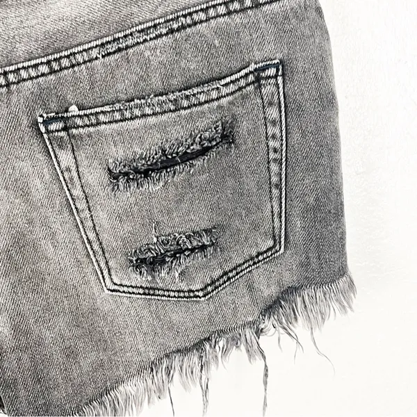 FREE PEOPLE Black Wash Button Fly Ripped Distressed Fray Hem Shorts Size 26 Boho - Image 6