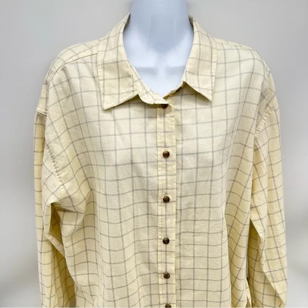 Universal Thread Women’s Cream Plaid Button Down 100% Cotton Shirt-Size M - Image 2