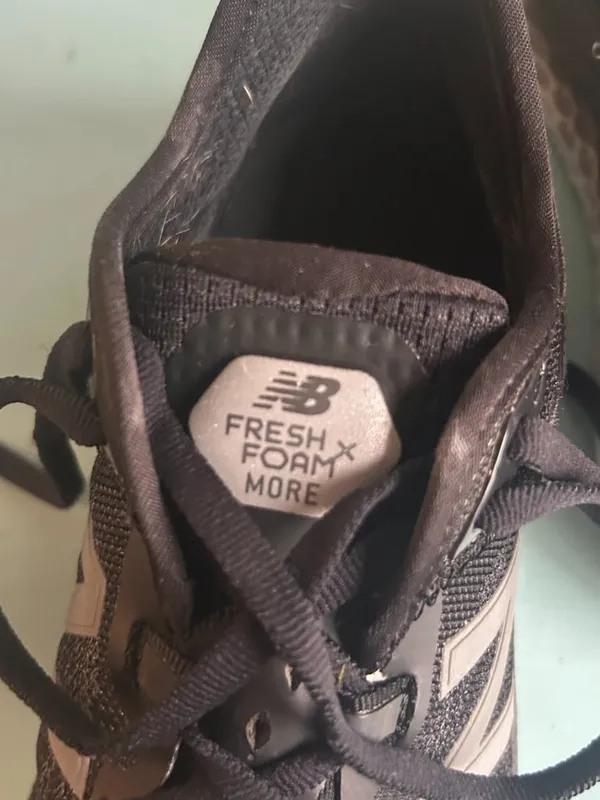 New Balance Fresh Foam More v2 Women’s Black Running Shoe Comfort Size 6.5 - Image 10