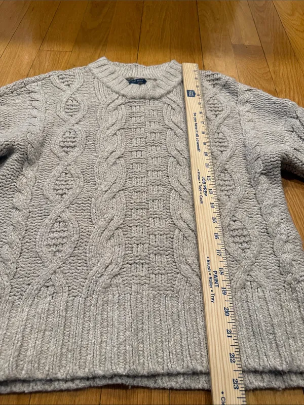American Eagle women’s crew neck sweater size small. - Image 3