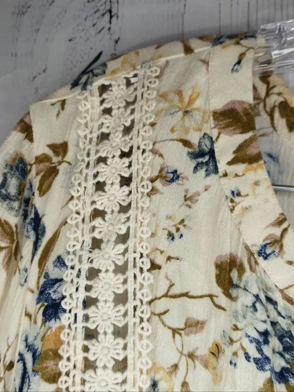 American Eagle Outfitters Floral Boho Peasant V-Neck Lace Trim Flowy Blouse - Image 5