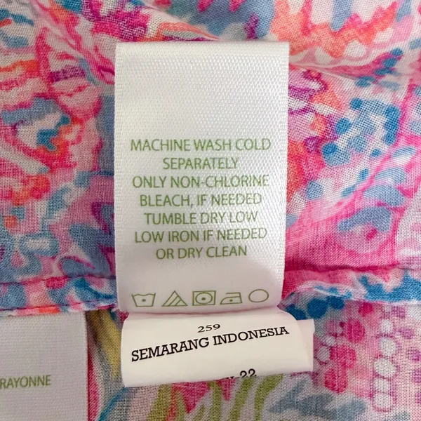 Lilly Pulitzer Pink Isle Quinna Shell Me Something Good V Neck Short Sleeve Top - Image 8