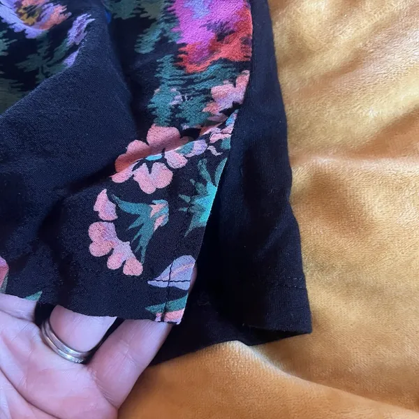 Vanessa Virginia Anthropologie Wanderlust Floral Pleated Sleeveless Top Medium - Image 4
