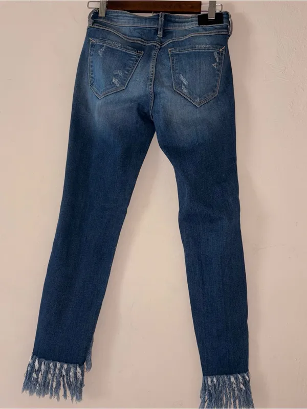 Hidden Jeans Distressed Medium Wash Heavy Fringe Hem Skinny Jeans 26 - Image 4