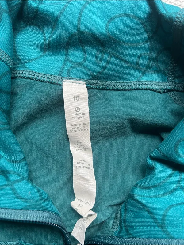 lululemon athletica Teal Zip-Up Define Jacket in a Women’s Size 10 - Image 4