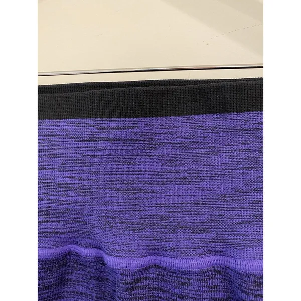 Peloton women’s seamless purple/black bike shorts size Medium Athletic Biker - Image 3