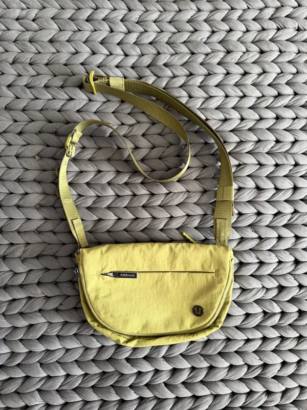 Lululemon All Night Micro Festival Bag *Zip Top - Image 4