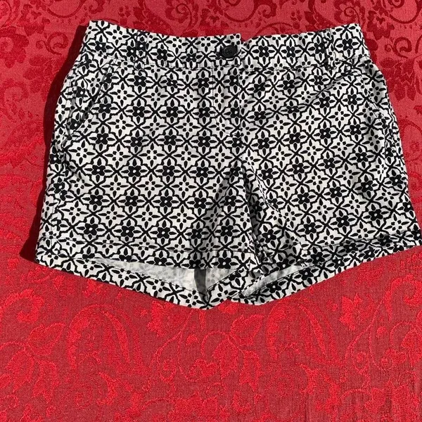 House Of CB Established 1962 black‎ & white geometric shorts size 6 - Image 2