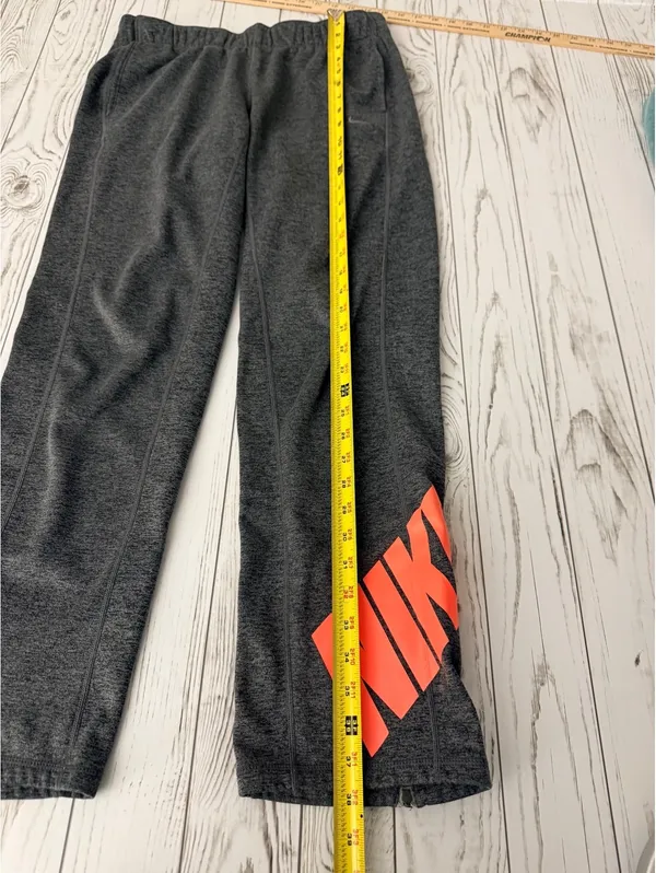 Nike Women Small Therma-Fit Sweatpants Dark Gray with Coral Logo - Image 11