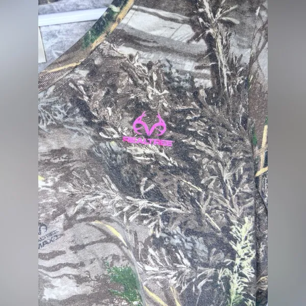 REALTREE Women’s Camo V Neck Tee - Image 4