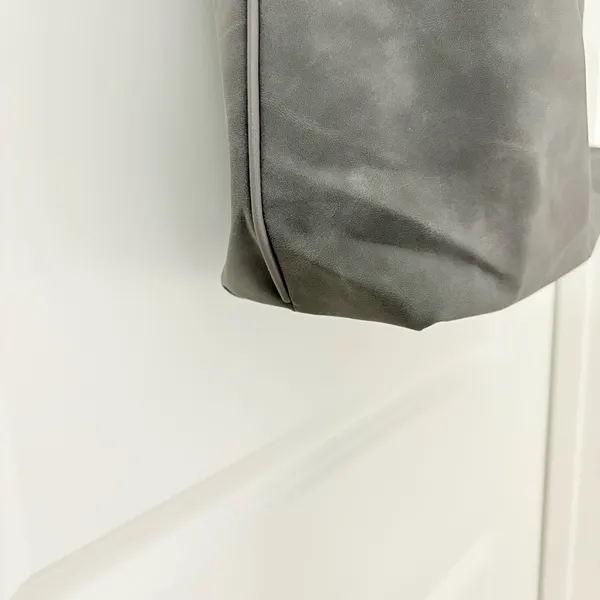 8 OTHER REASONS Betsy Slouch Tote - Image 6