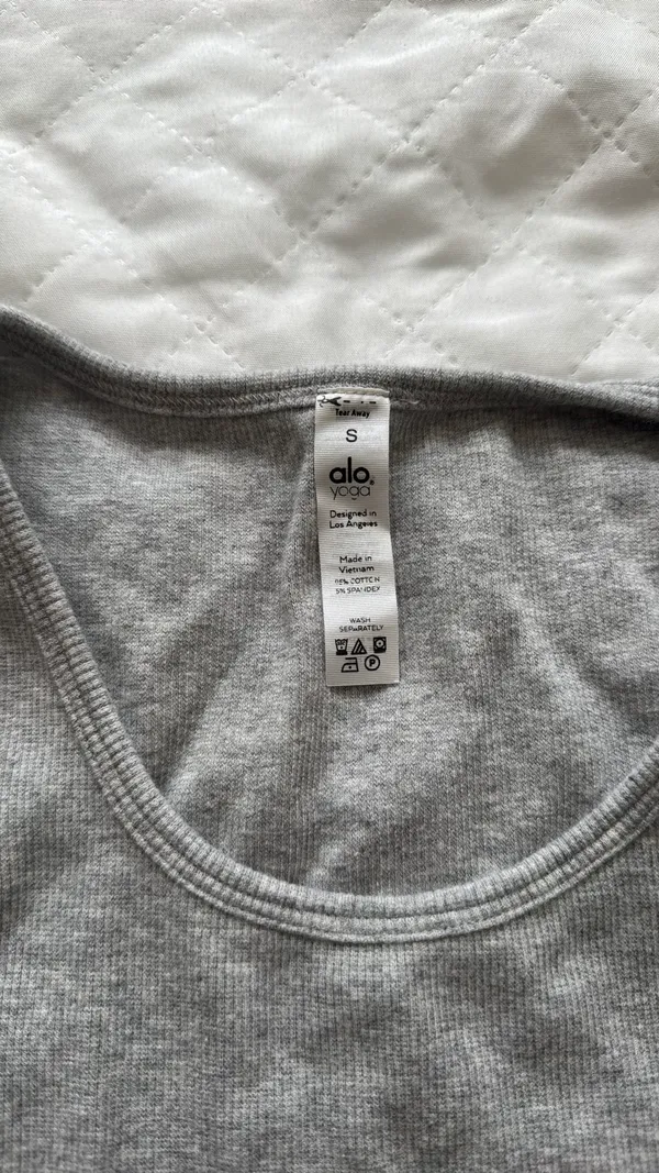 Alo Yoga Crop Top Tank - Image 3