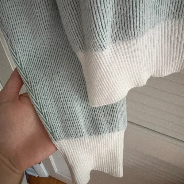 Nordstrom Von Maur cream and teal sweater - Image 4
