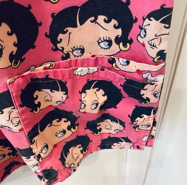 Retro Betty Boop Scrub Nursing Top Medical Pink Cartoon M Scrubs Nurse - Image 4