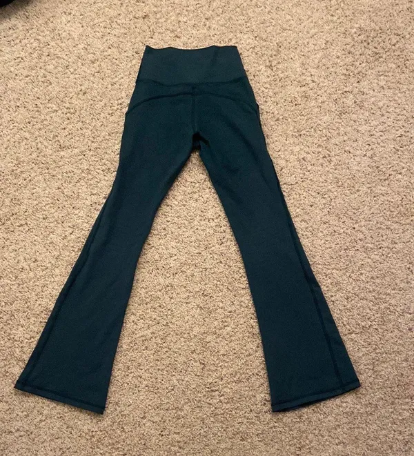 Aerie bootcut leggings with pockets  - Image 2