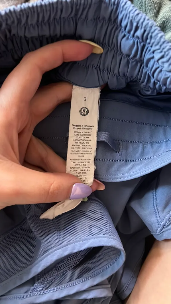 Lululemon Hotty Hot - Image 3