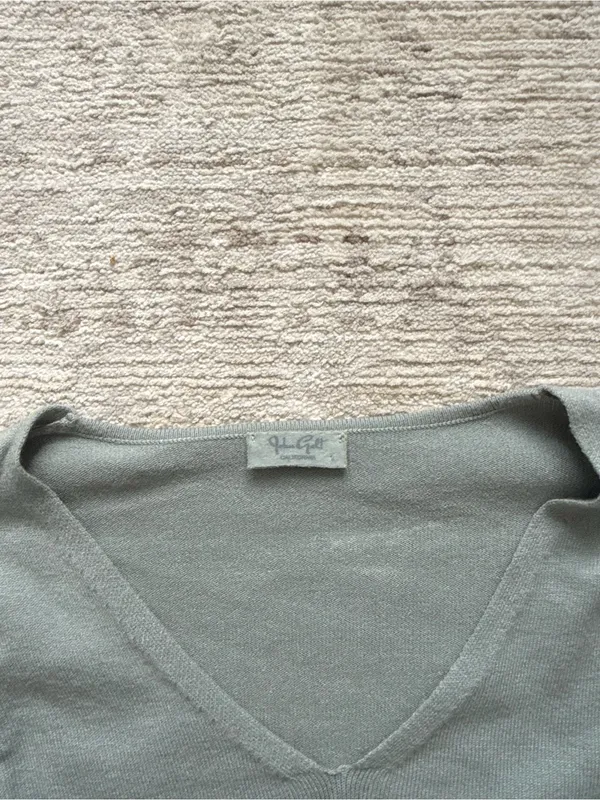 Brandy Melville Sage Cropped V-Neck Long Sleeve Top (One Size) - Image 4