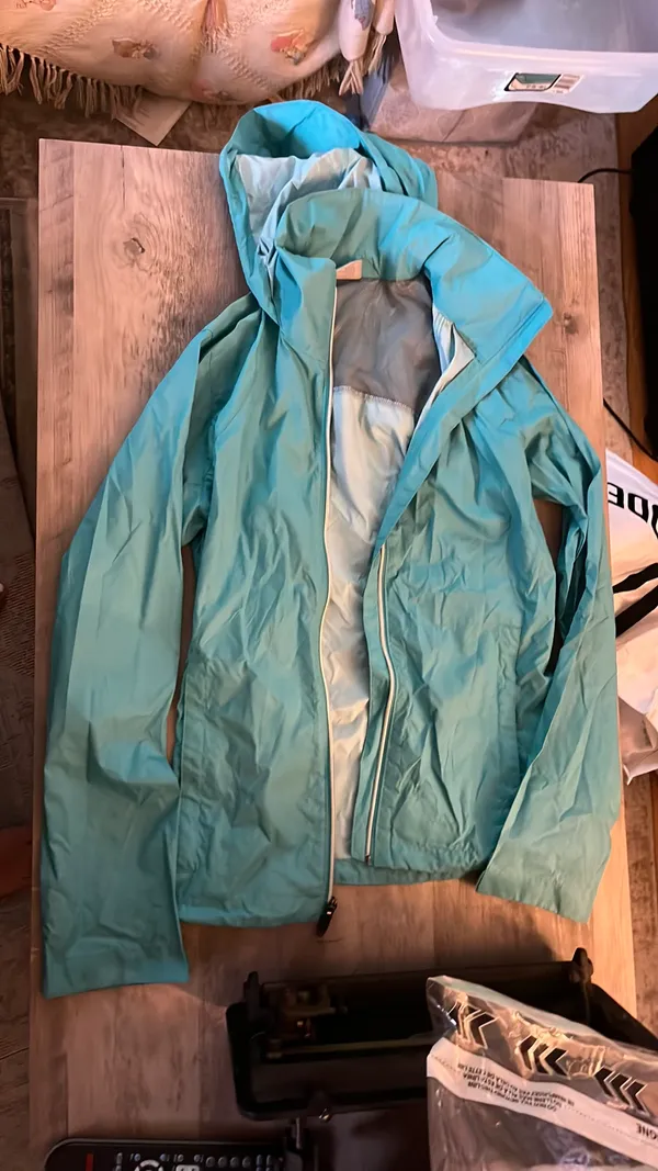 Columbia Raincoat - Image 4