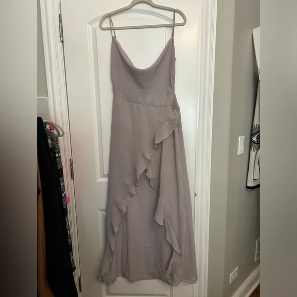 House of CB Alexandria Grey Floaty Midi Dress - Image 3
