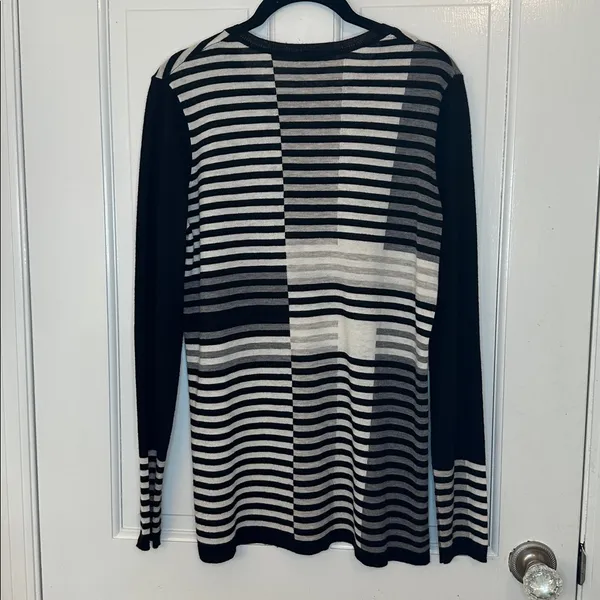 Vince Black/White Stripe Merino Wool Blend Light Sweater size‎ S EUC - Image 4