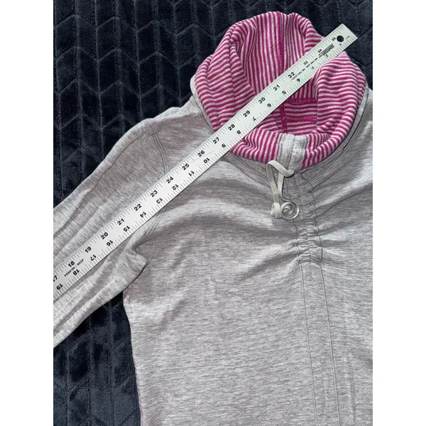 Lululemon In A Cinch Heathered Gray‎ Hoodie Thumbhole Pullover Women's Size 8 - Image 10