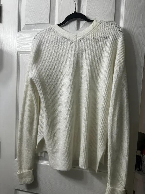 Sweater White Size XL - Image 2