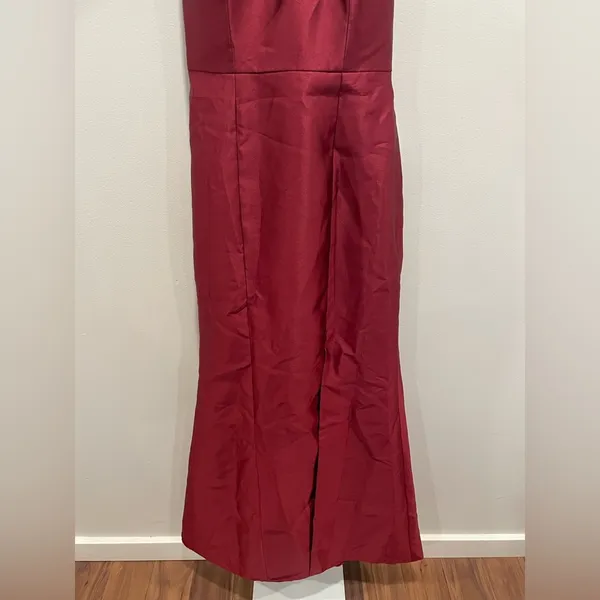 Alfred Sung V-Neck Halter Satin Trumpet Gown in‎ Burgundy Size 2 - Image 5