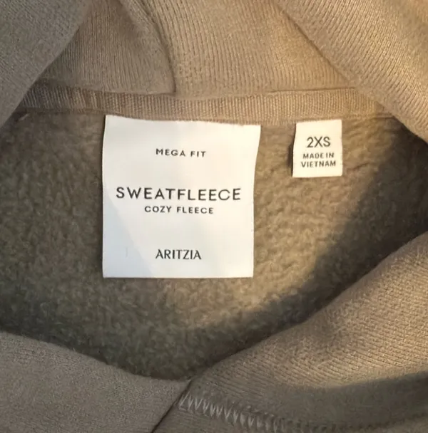 Aritzia Sweatfleece Hoodie Mega Cozy Fleece - Image 3