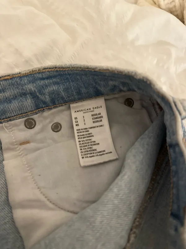 American Eagle Baggy Ripped Jeans  - Image 3