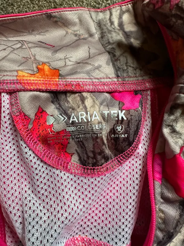 Ariat camo quarter zip - Image 2