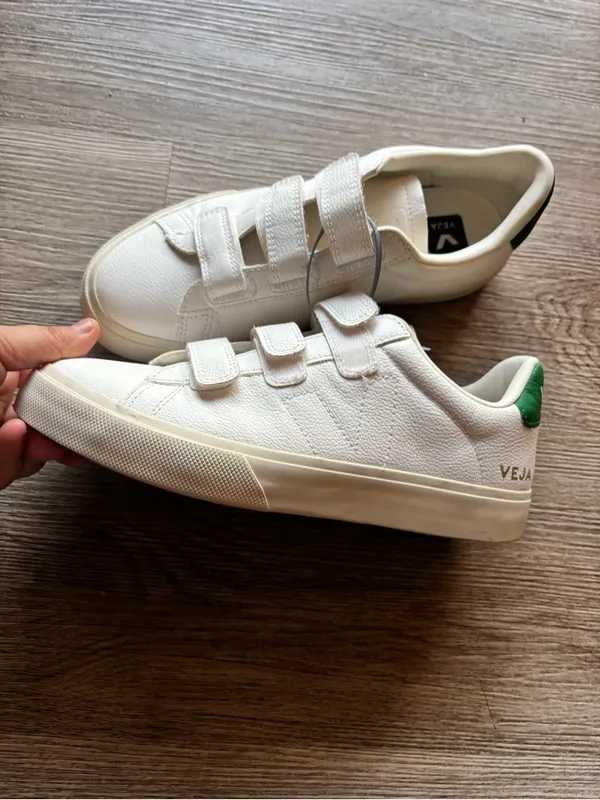 Veja Recife Sneaker In Extra White & Emeraude - Image 8