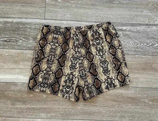 Shein Sz XL Snakeskin Print Pull On Shorts Adorable! - Image 5