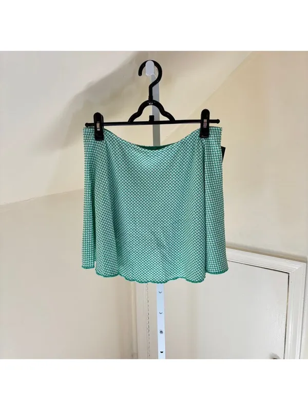 Wild Fable NWOT Women's Mid-Rise Green Gingham Skort Size M - Image 2