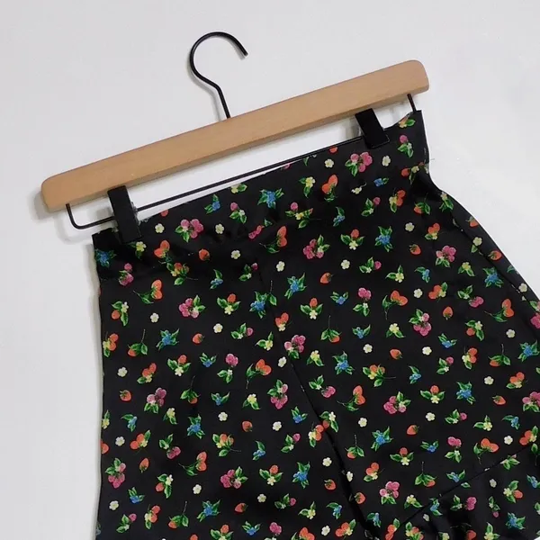 ZARA Black Floral Fruit Berries Ruffled Satin Shorts Skort Satin Summer X-Small - Image 9