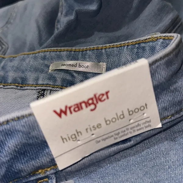 Wrangler NWT Seamed Flare Boot Cut High Rise Bold Boot Jean 10/30 X 34 - Image 8