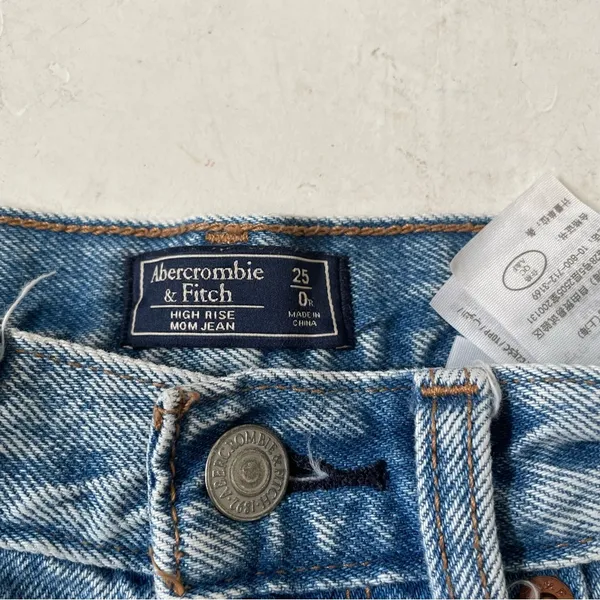 Abercrombie and Fitch Mom Jeans Ripped Distressed Jeans Size 25 - Image 3
