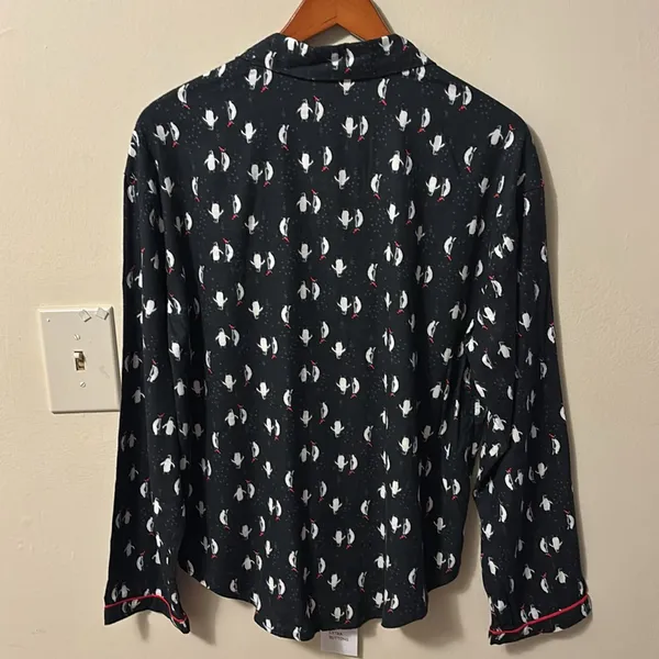 Victoria's Secret Black and White Patterned women,s nightshirt - Image 3